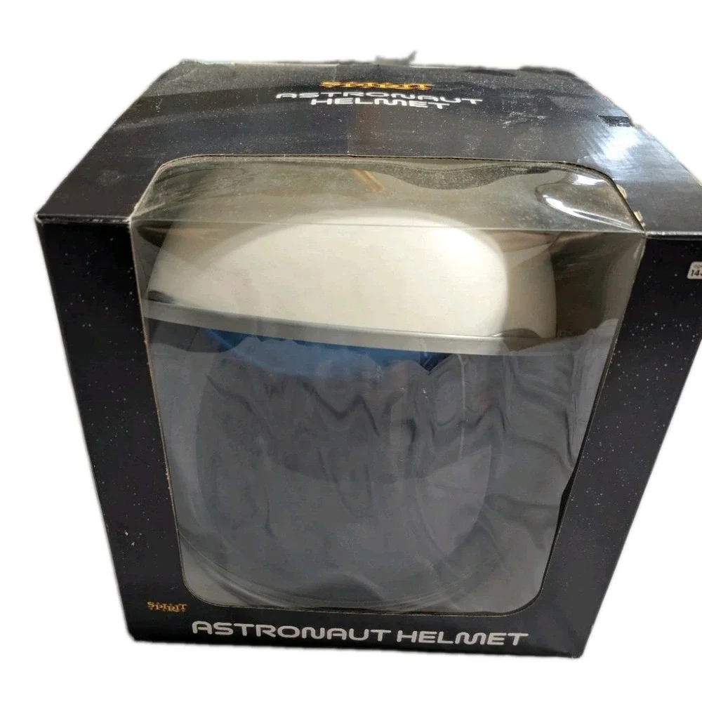 Spirit Halloween Astronaut Helmet White Space Costume Cosplay Adult w/ Box